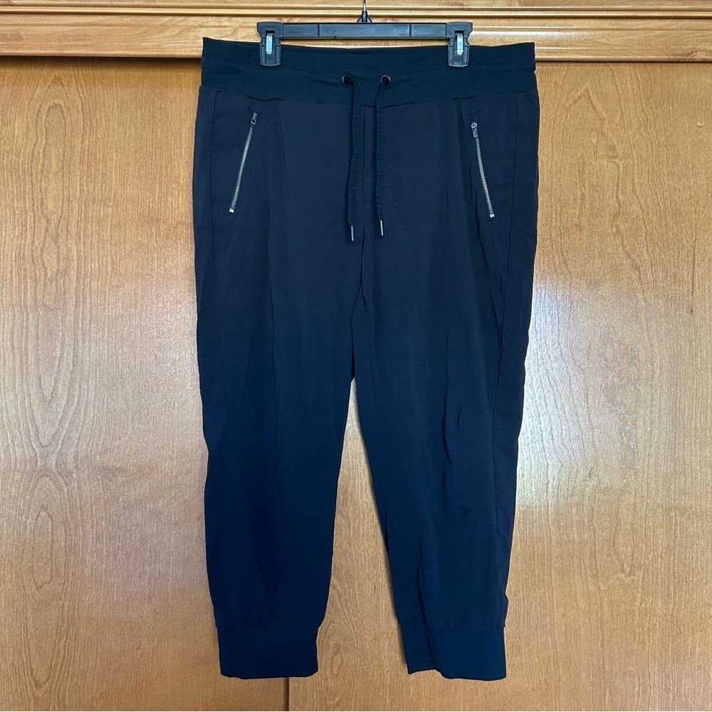 Athleta Trekkie North Crop Joggers in Black Size 16 Outdoor Hiking Gorpcore